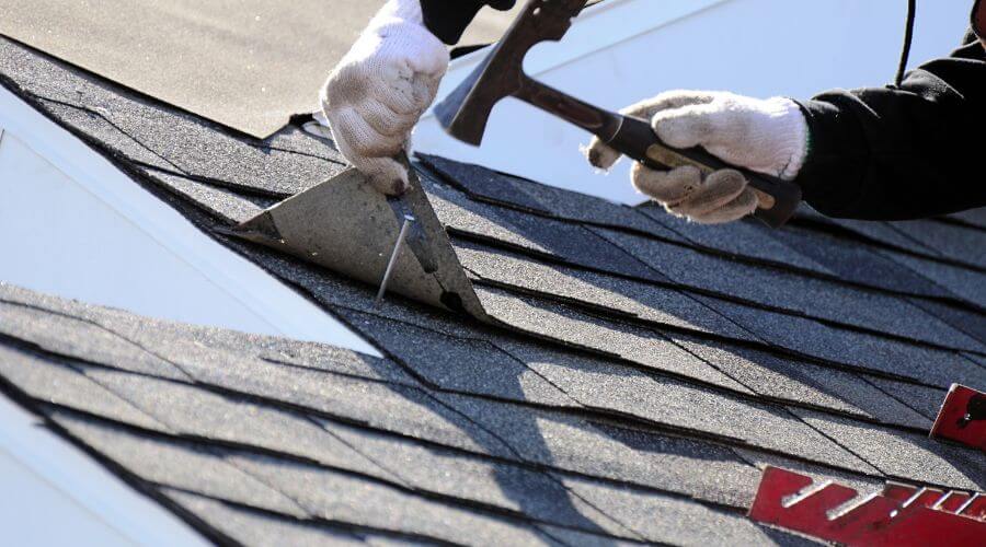 Professional gutter cleaning in Melrose Park, IL